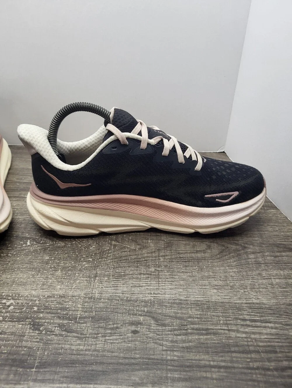 Hoka One One Clifton 9 Shoes Womens Size 8 B Black Running Comfort Walking Gym
